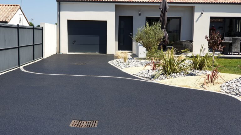 Parking devant Maison - Réalisation Ideallée