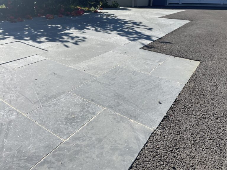 Cour - dallage gris - Ideallée