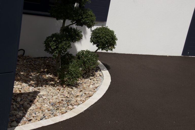 Cour - enrobé ardoise - Ideallée