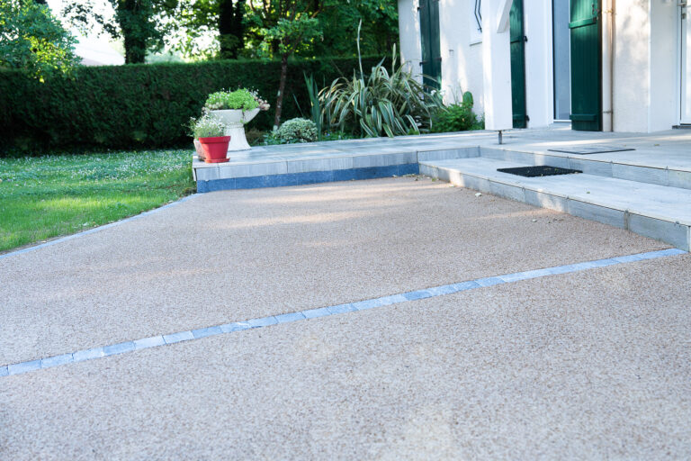 Cour - enrobé beige - Ideallée