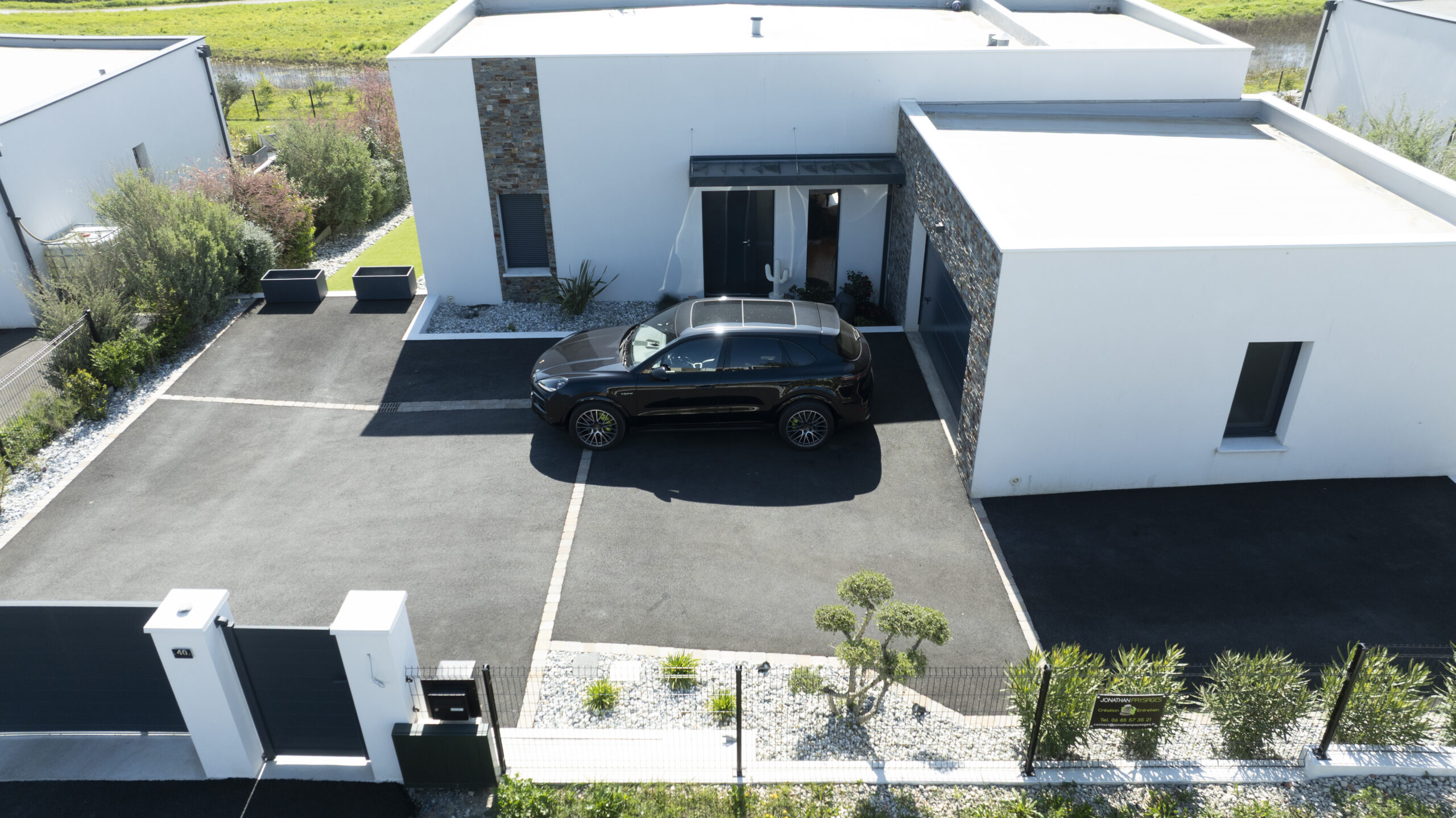 Cour - enrobé noir - Ideallée