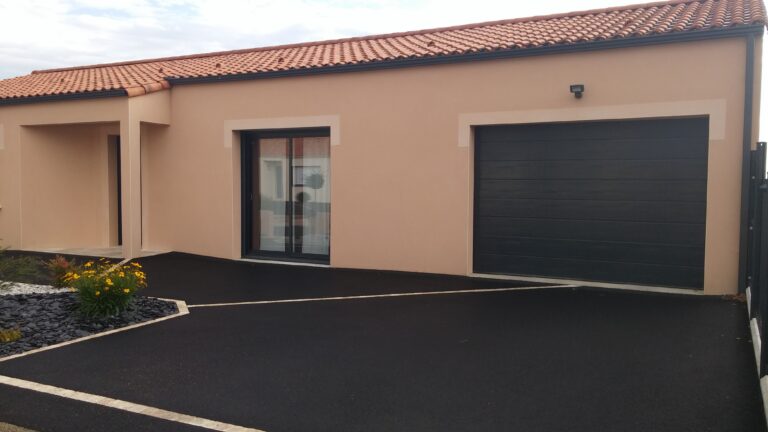 Cour - enrobé noir - Ideallée