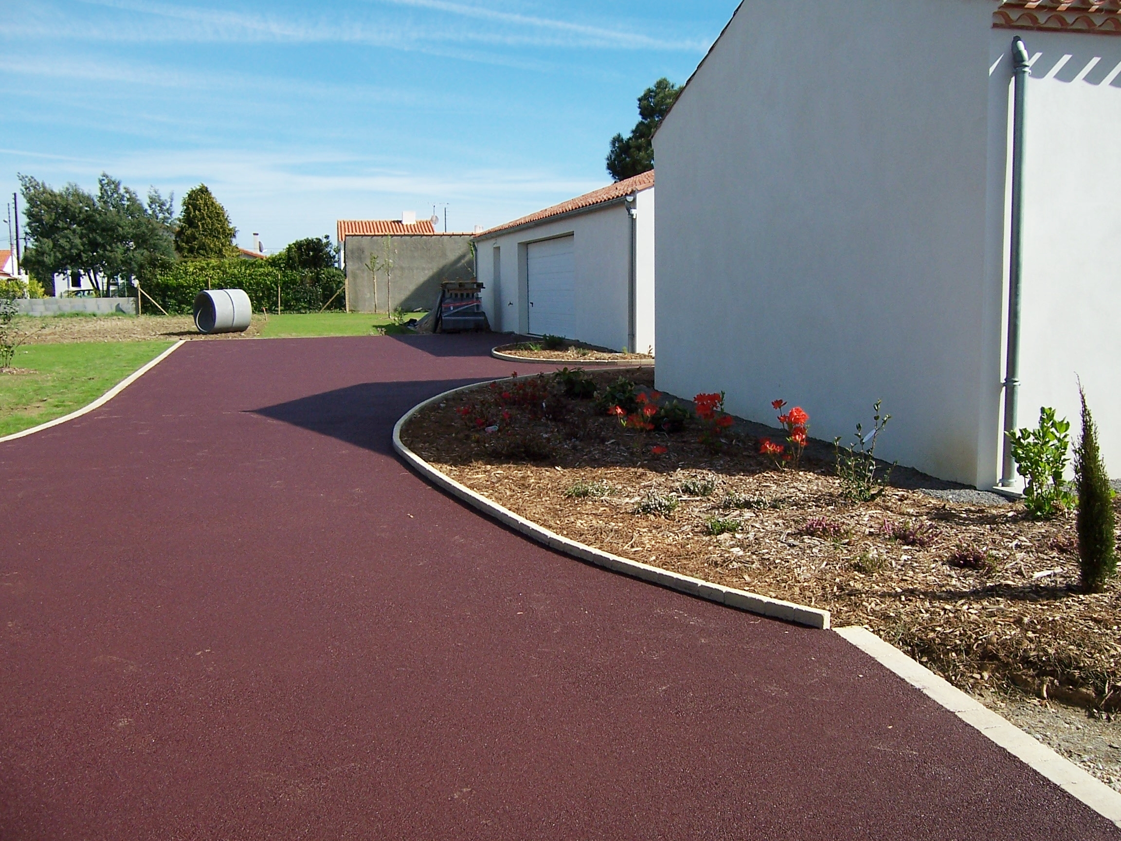 Cour - enrobé brun - Ideallée