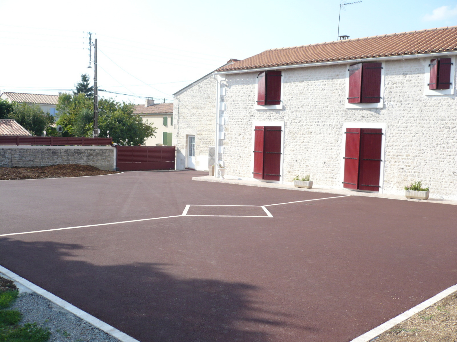 Cour - enrobé brun et pavé - Ideallée - 3