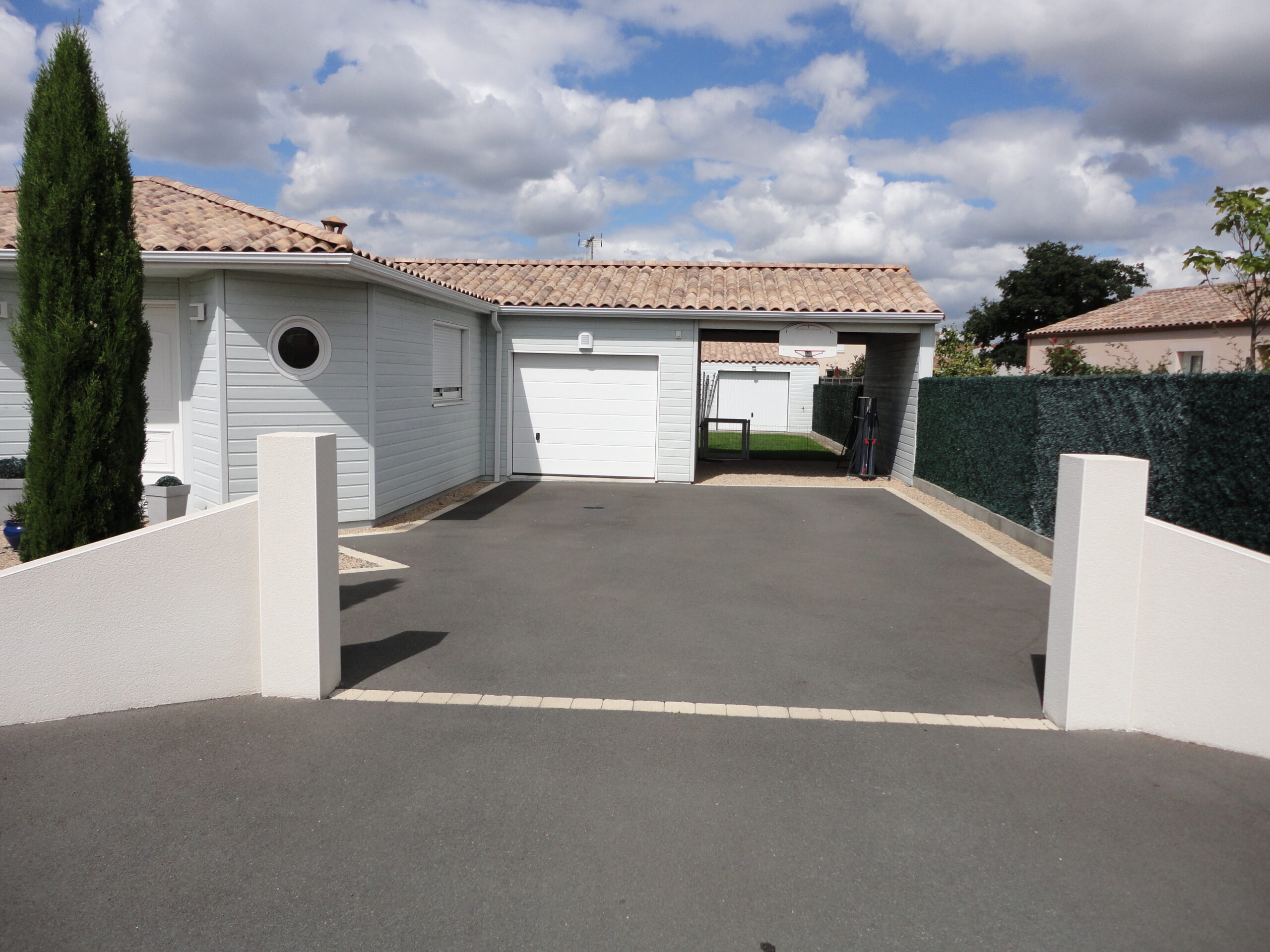 Cour - enrobé noir - Ideallée