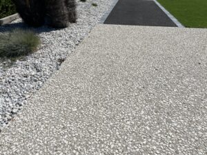 Showroom - béton désactivé - IDEALLEE